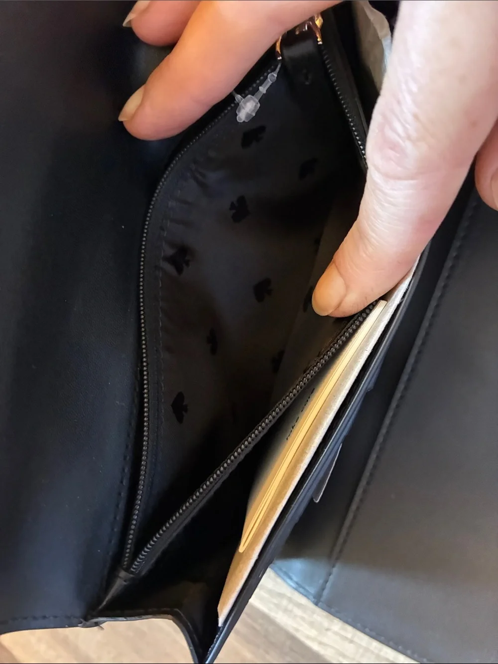kate spade Black Pebbled Leather Fold Wallet with Logo-NWT